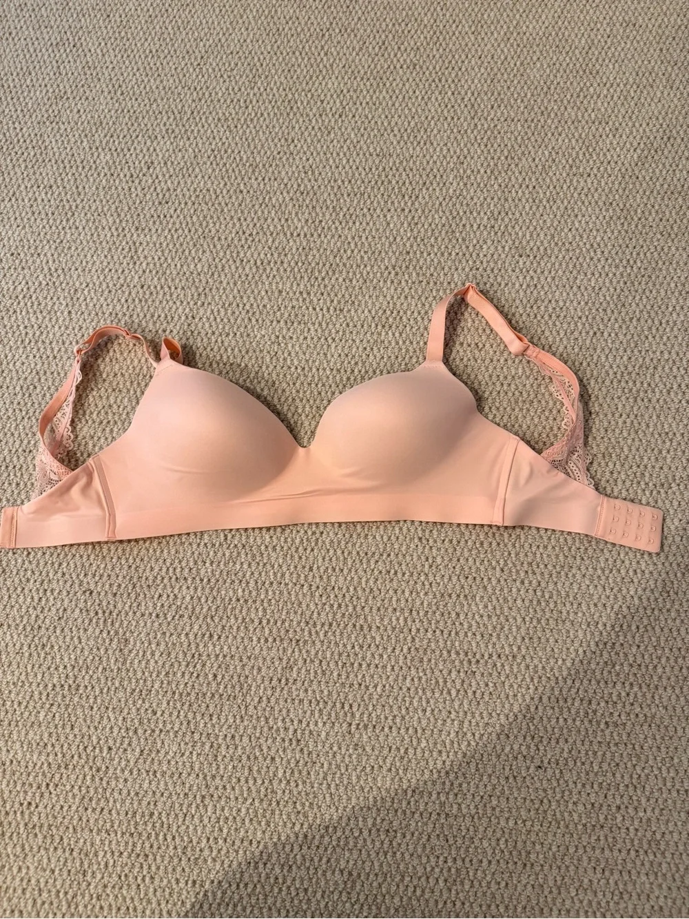 SOMA Enchanting Lace Trim Wireless Bra Size 34 DD